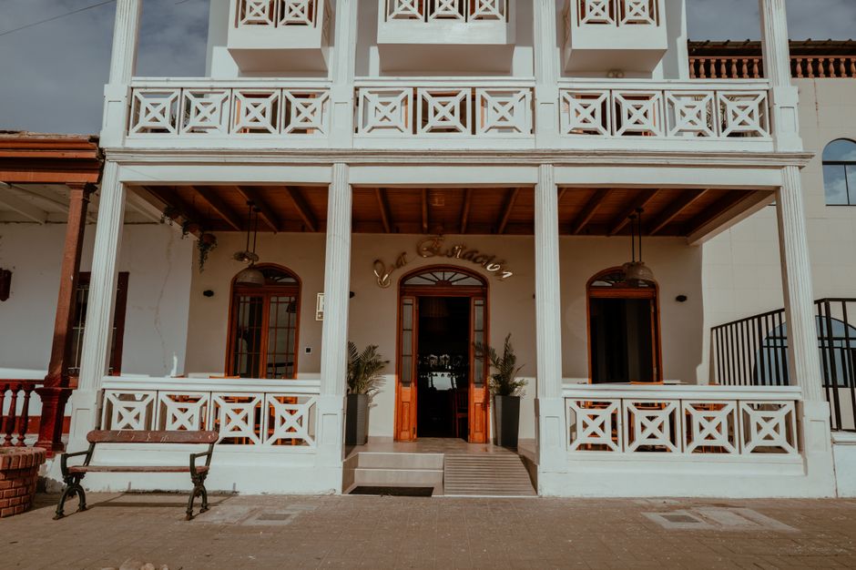 https://images.pexels.com/photos/37624713/pexels-photo-37624713.jpeg?auto=compress&cs=tinysrgb&h=650&w=940