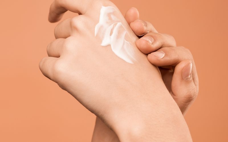 ¿Para Qué Sirve el Retinol? Guía Completa + Los 6 Mejores Sérums 2026