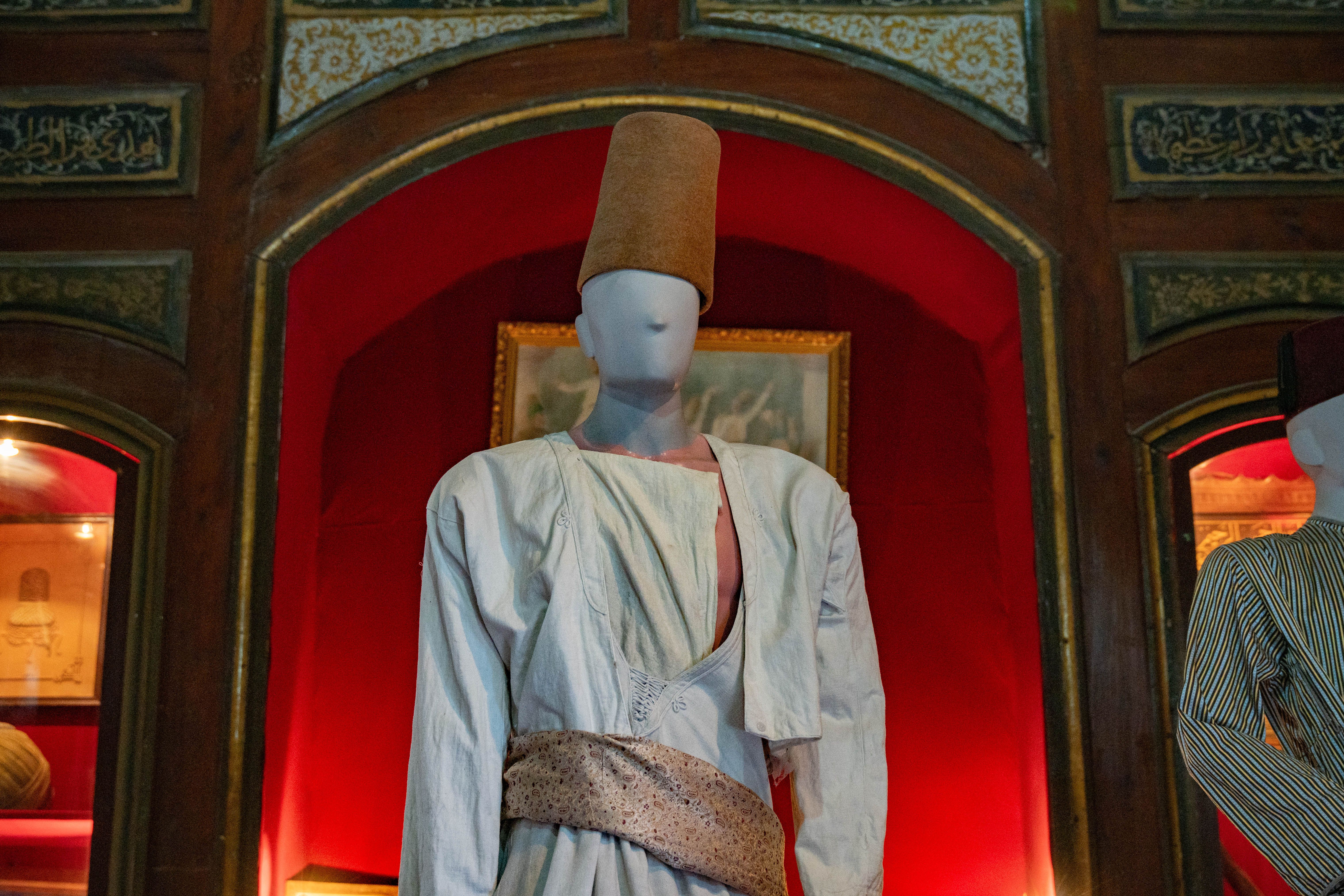 Traditional Syrian Attire on Display in Damascus Museum · Free Stock Photo