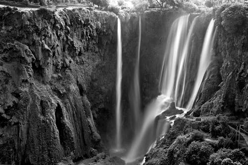 Free Grayscale Photo of Waterfalls Stock Photo