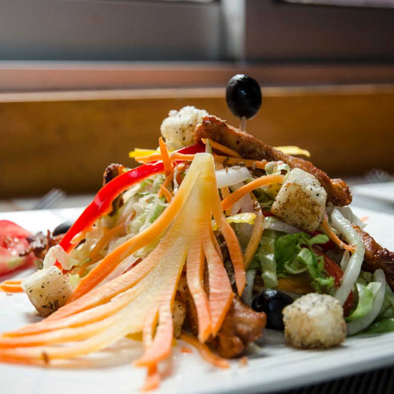 Chicken Salad with Black Olives and Tomato