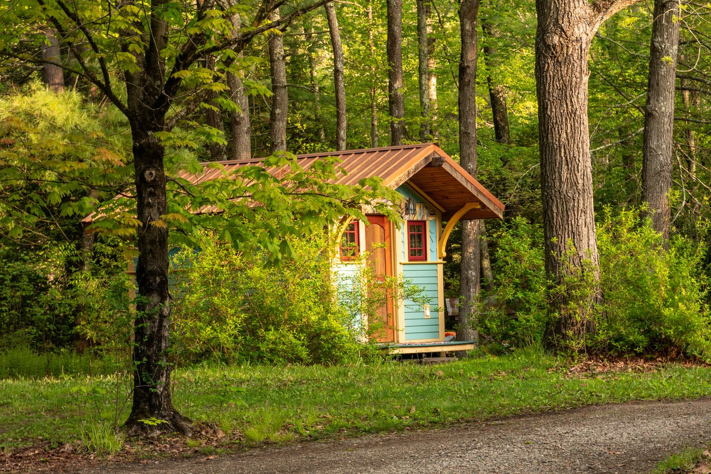 800 sq ft family unit exterior, larger porch