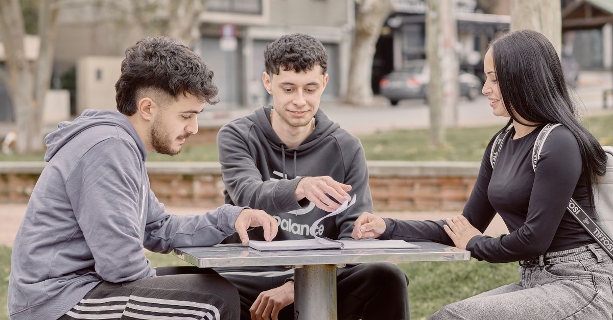 How do advisors incorporate behavioral finance to improve client outcomes? How do advisors incorporate behavioral finance to improve client outcomes?