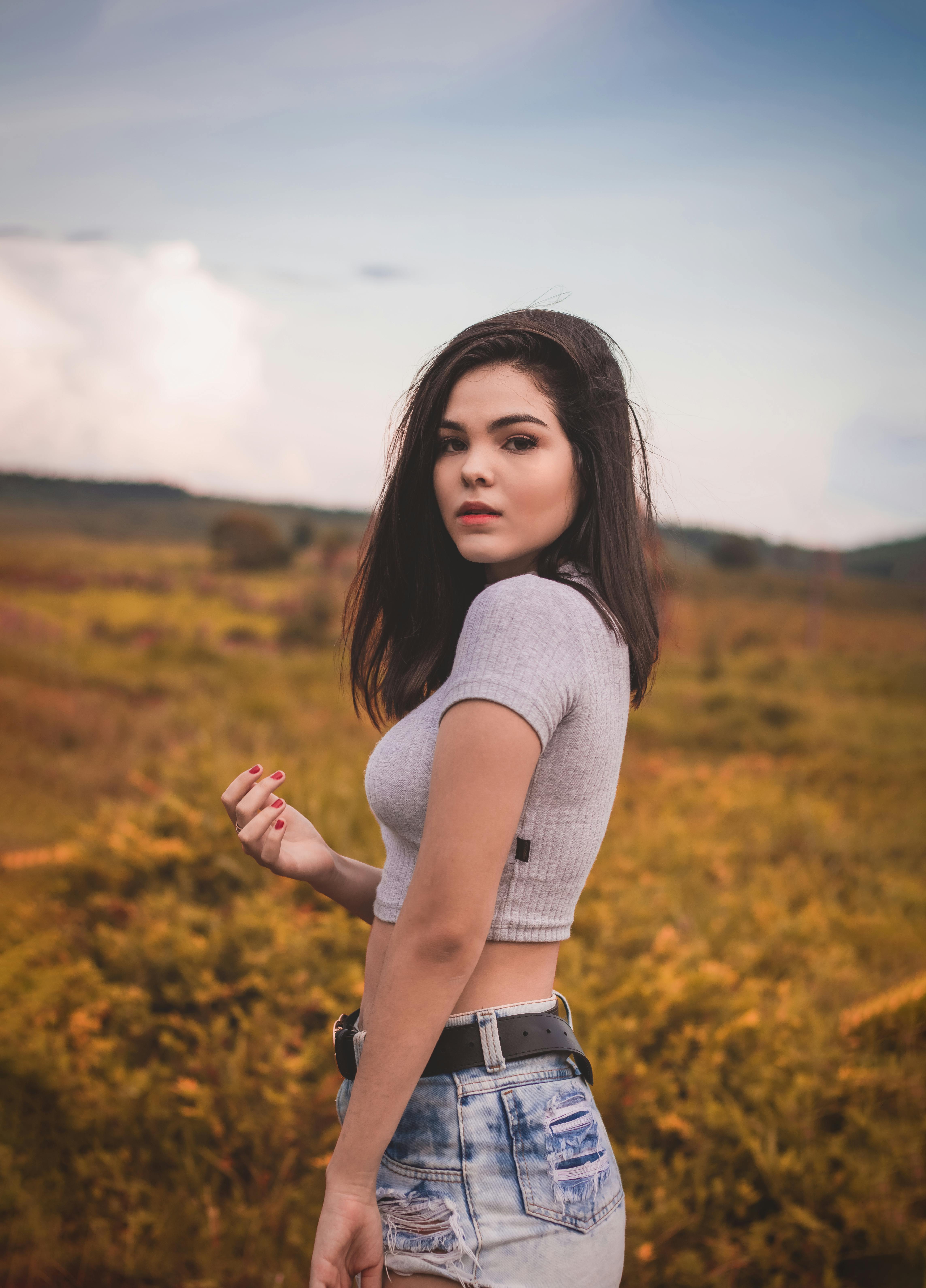 Download Selective Focus Side View Photo of Woman in Gray Tank Top ...