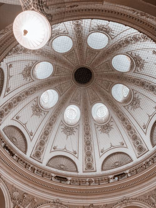 Free Inside view of a stunning ornate dome ceiling in Vienna, showcasing beautiful classical architecture. Stock Photo