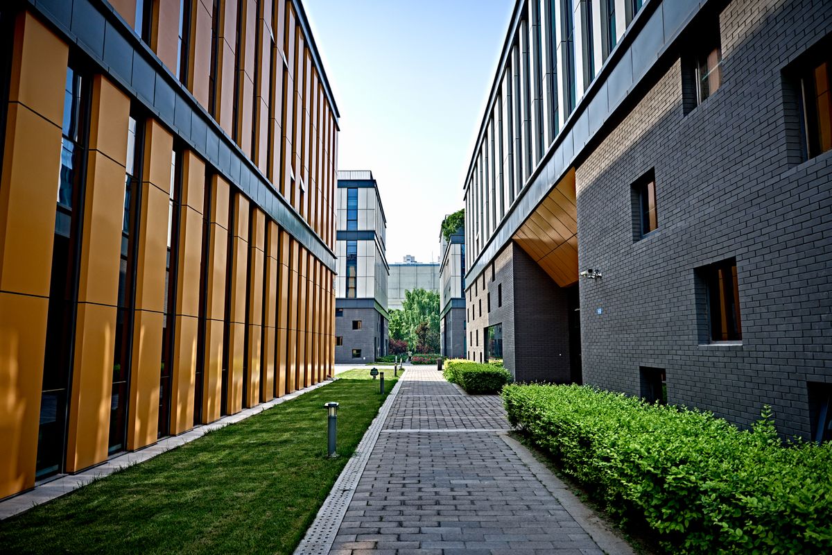 student moves in South Harefield — Student Moves in South Harefield — the working end of the job