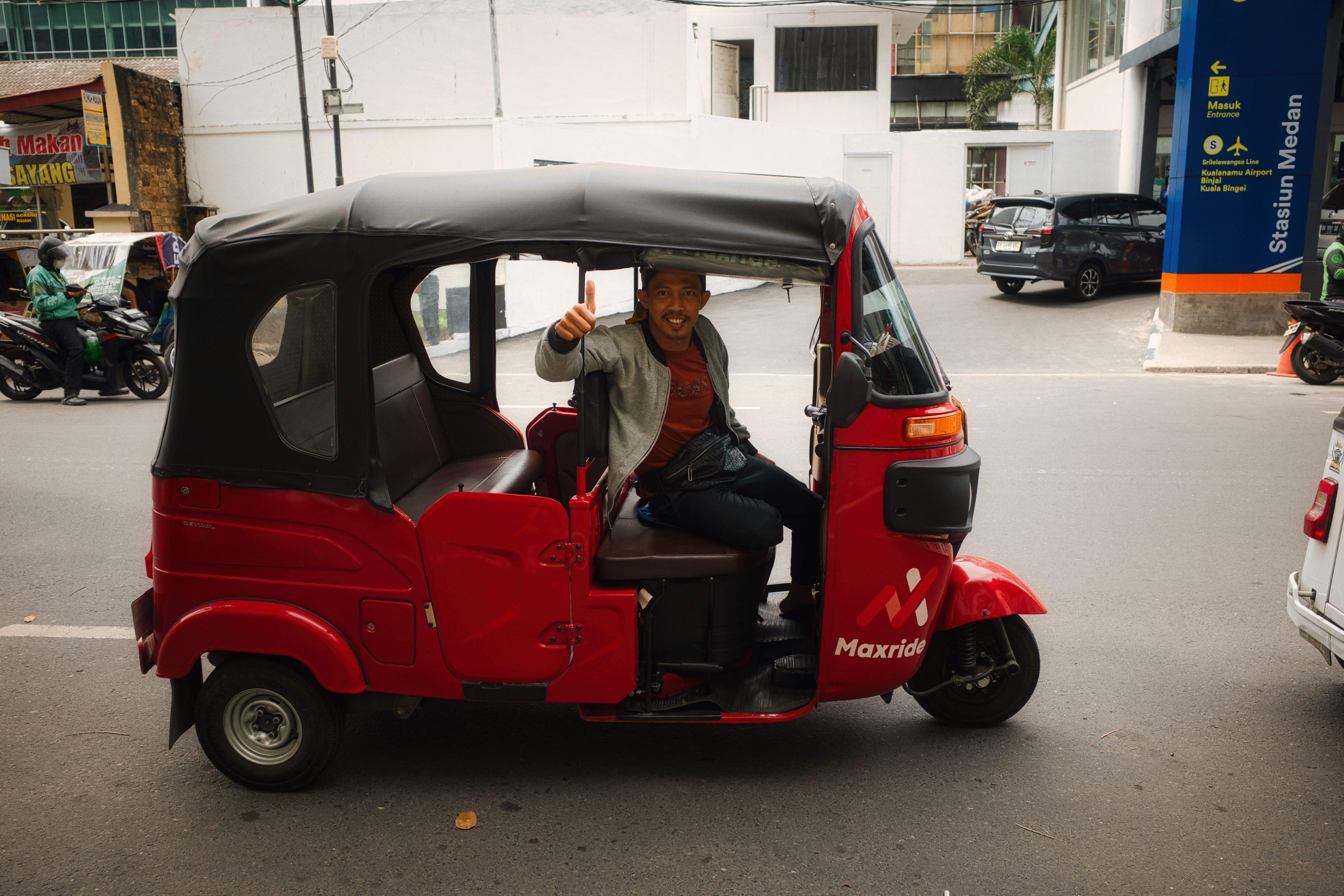 Bajaj Maxride Paparkan Manfaat Sosial di Solo