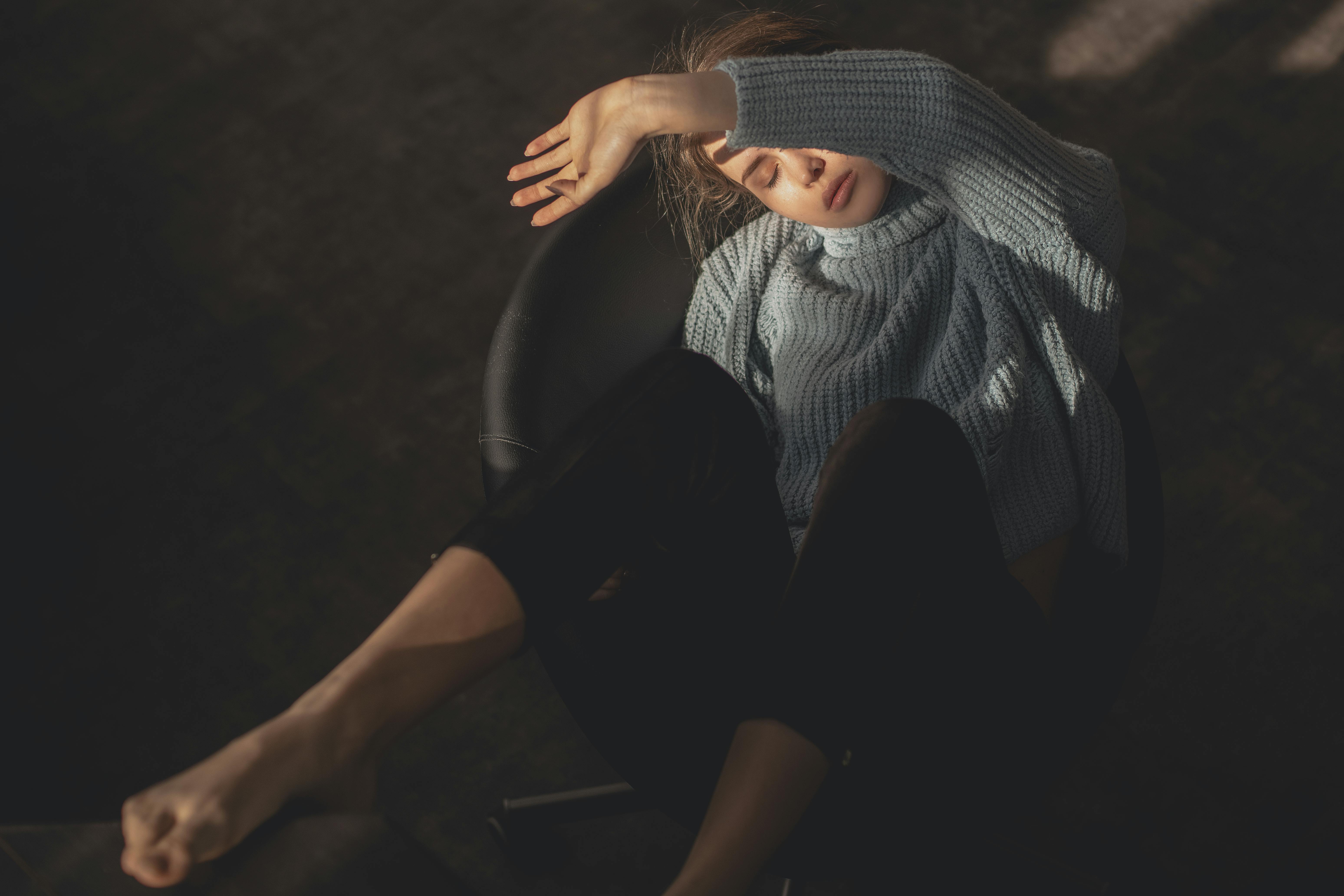 Can you stop grey hair naturally?