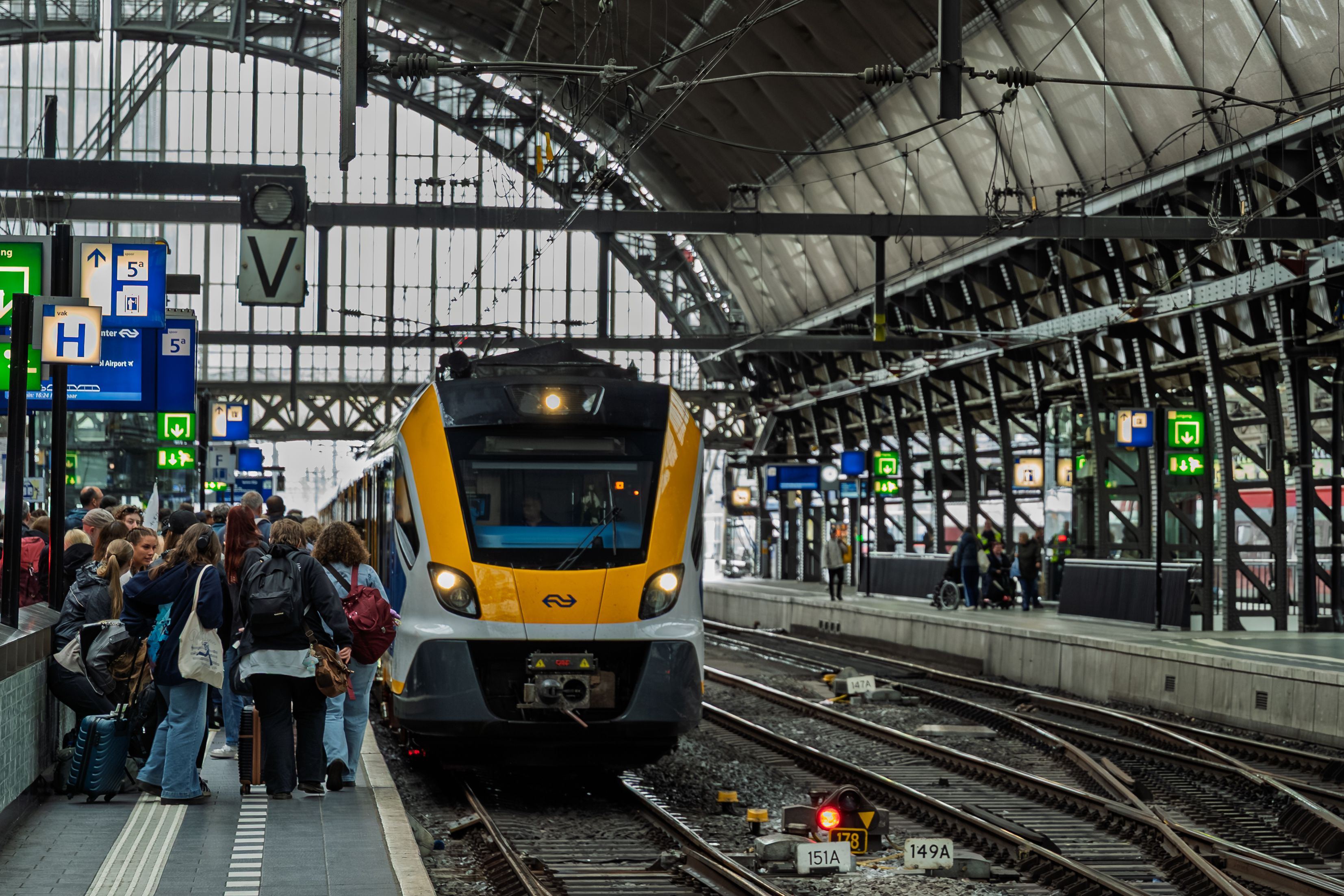 trein amsterdam parijs op het spoor richting Frankrijk