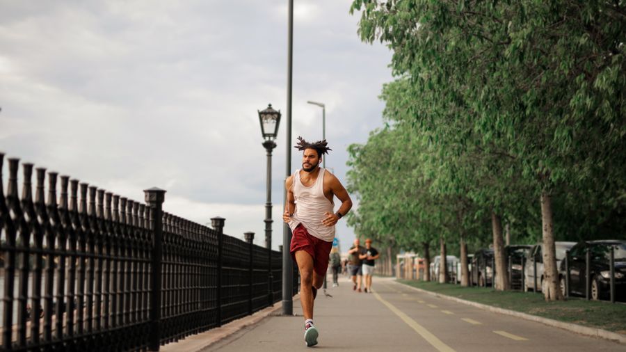 Why I switched from cushioned running shoes to barefoot-style for short distances