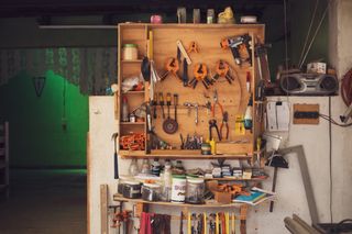 Video thumbnail — organised workbench with hand tools, photo by Noemí Jiménez on Pexels