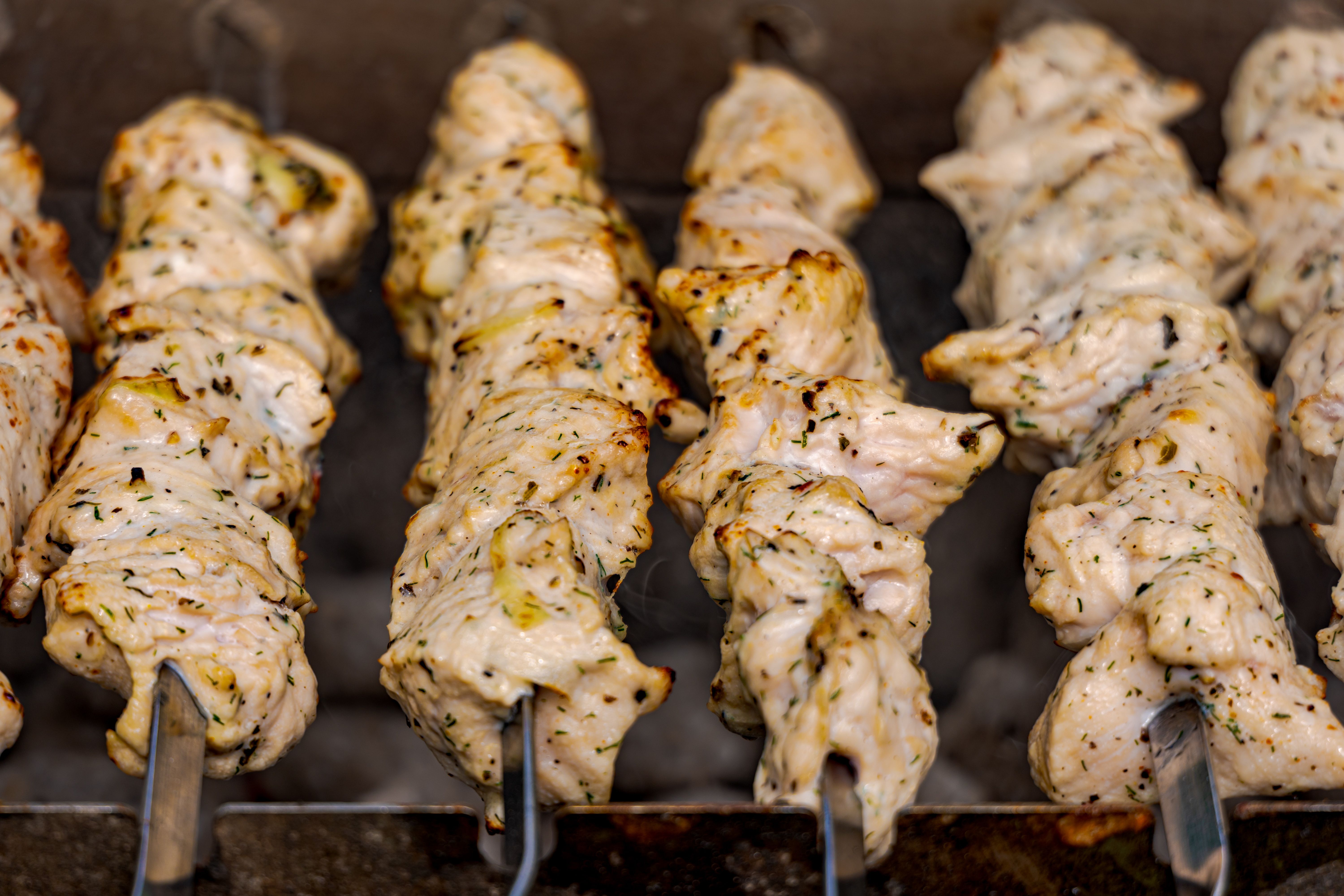 Viral Curry Skewers Highlight Shift Toward Low-Equipment Home Cooking