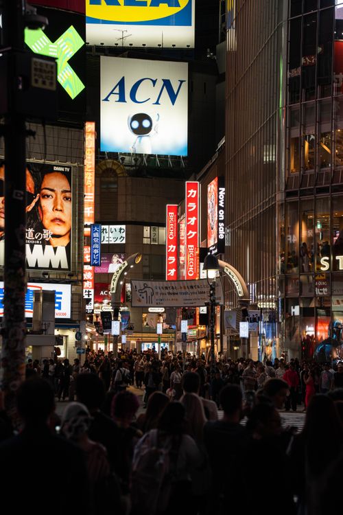 Vibrant Nightlife at Shibuya Crossing, Tokyo · Free Stock Photo