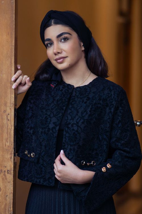 Portrait of a Woman in Traditional Iranian Clothing · Free Stock Photo