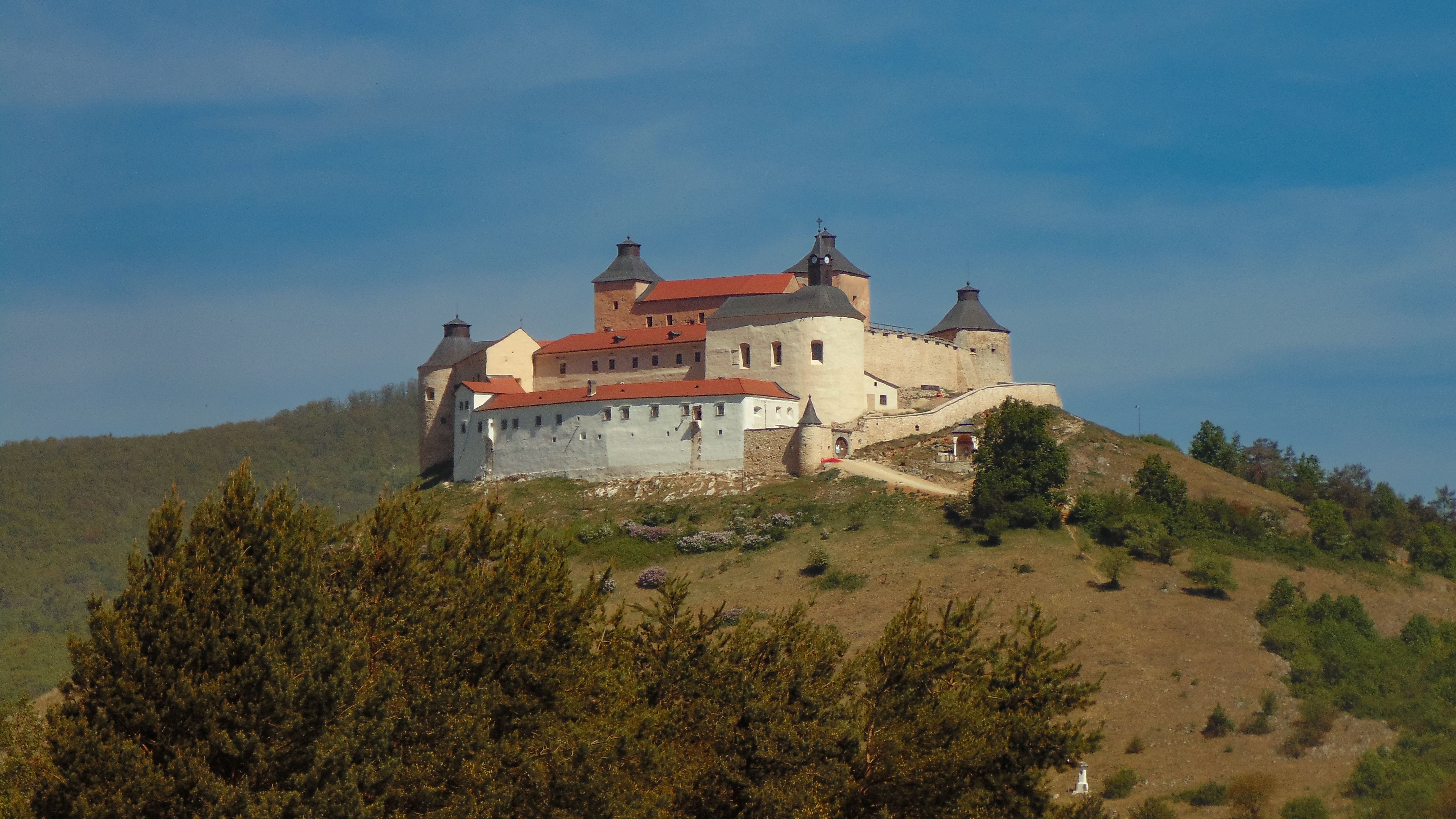 Majestic Medieval Fortress on a Hilltop · Free Stock Photo