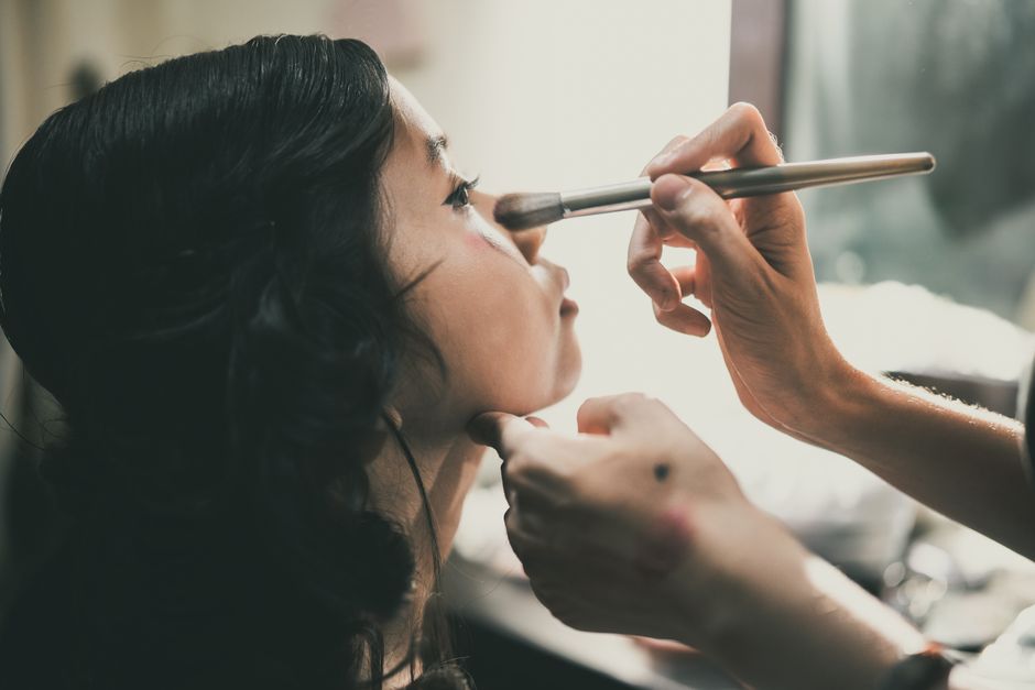 Học Makeup Khuôn Mặt Cá Nhân Cho Người Lớn Tuổi Tại Hà Nội