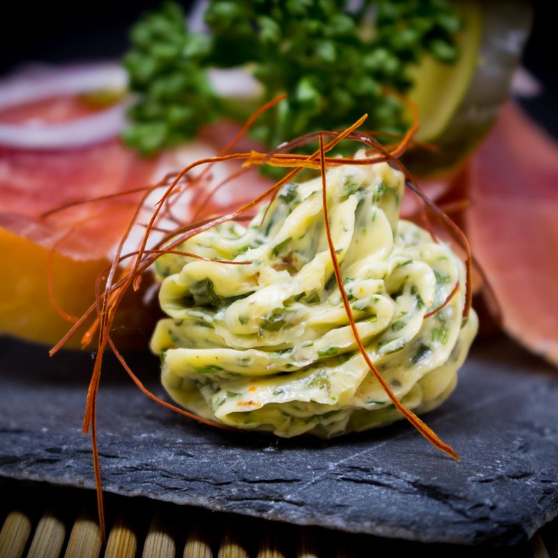 30-Minute Sourdough Discard Roasted Garlic and Fresh Herb Butter Crisps