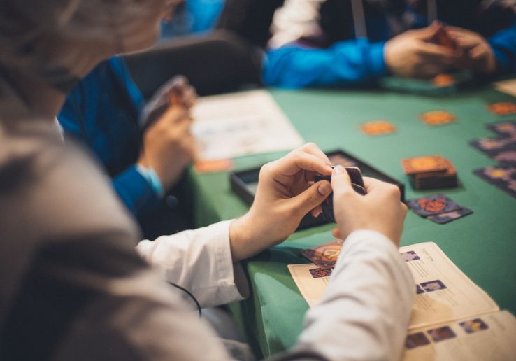 Online Casino: Spielautomaten und Live-Spiele im Überblick
