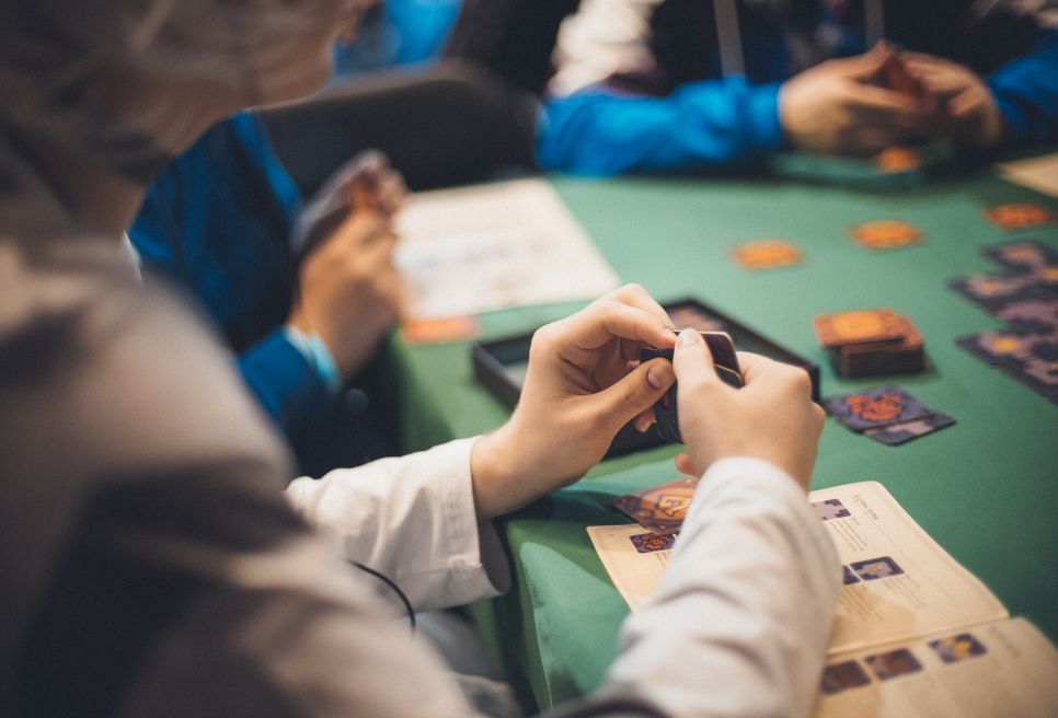 Online Casino: Spielautomaten und Live-Spiele im Überblick
