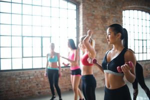 Members training with dumbbells — Andrea Piacquadio on Pexels