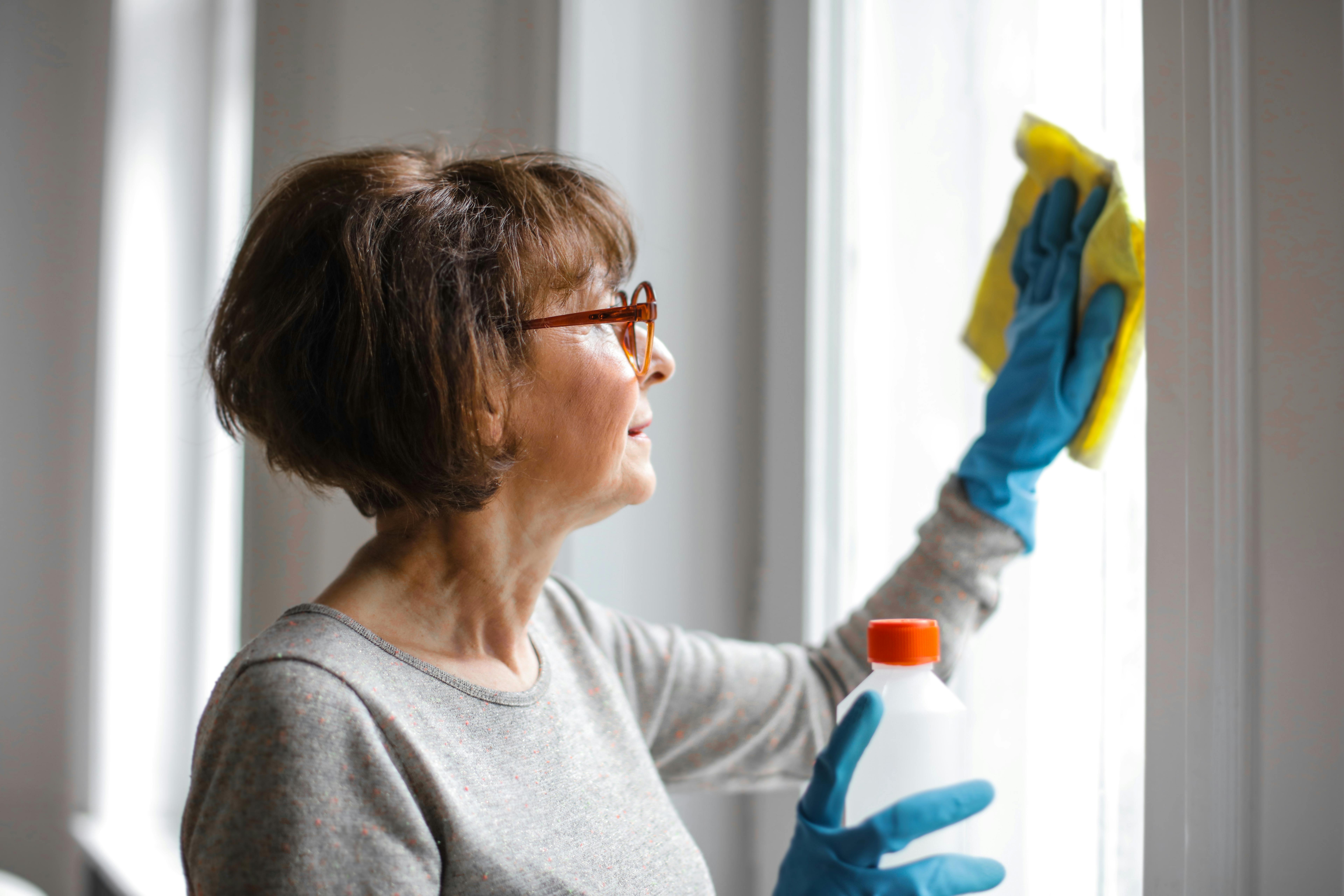 498,000+ House Cleaning Stock Photos, Pictures & Royalty-Free