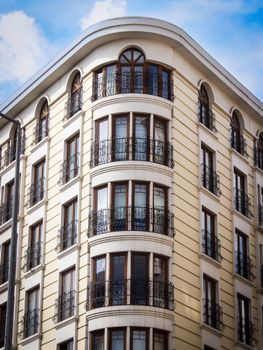 A detailed view of a classic European-style apartment building in Eskişehir, Türkiye.