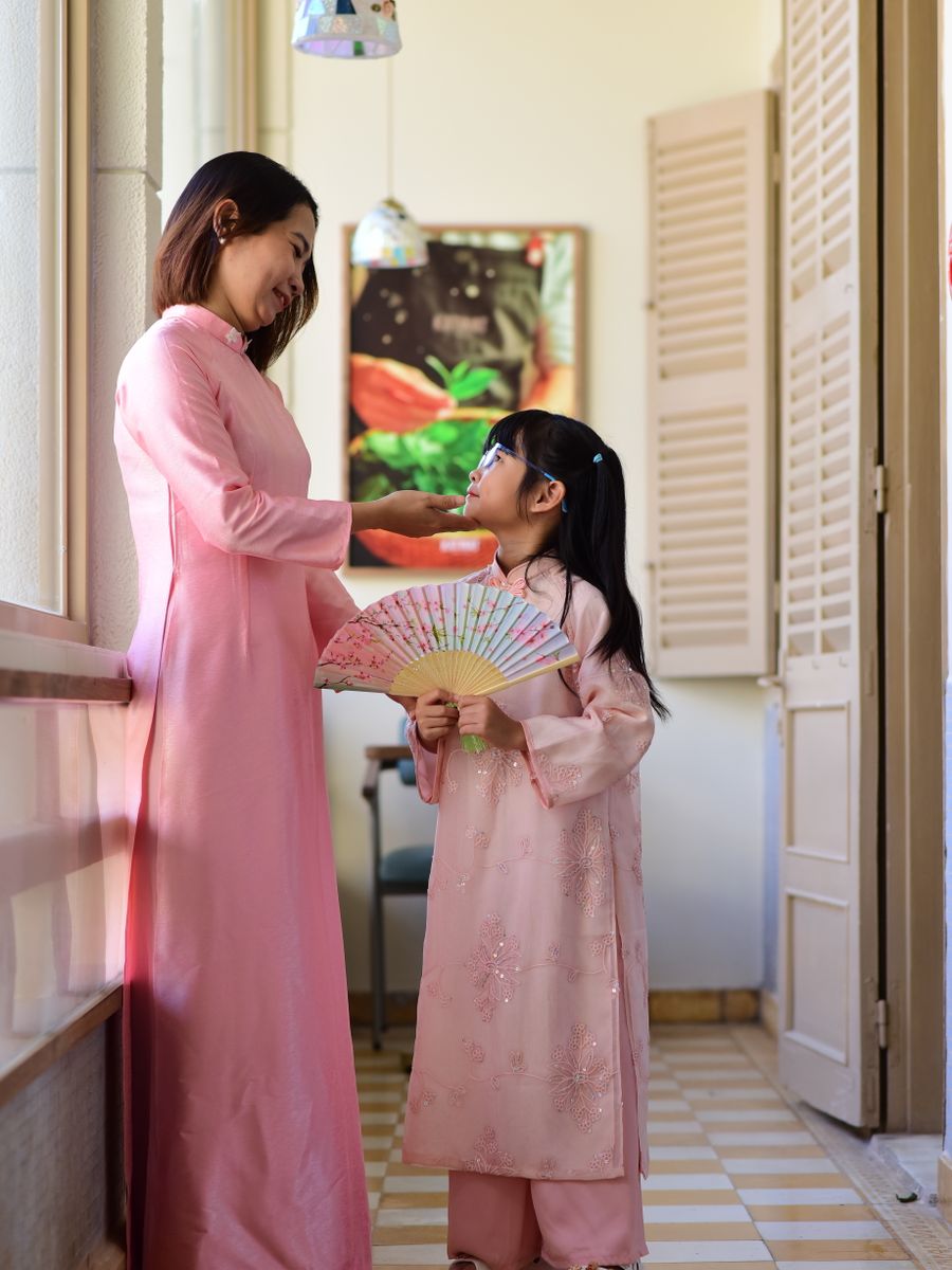 Mẹ Và Con Gái