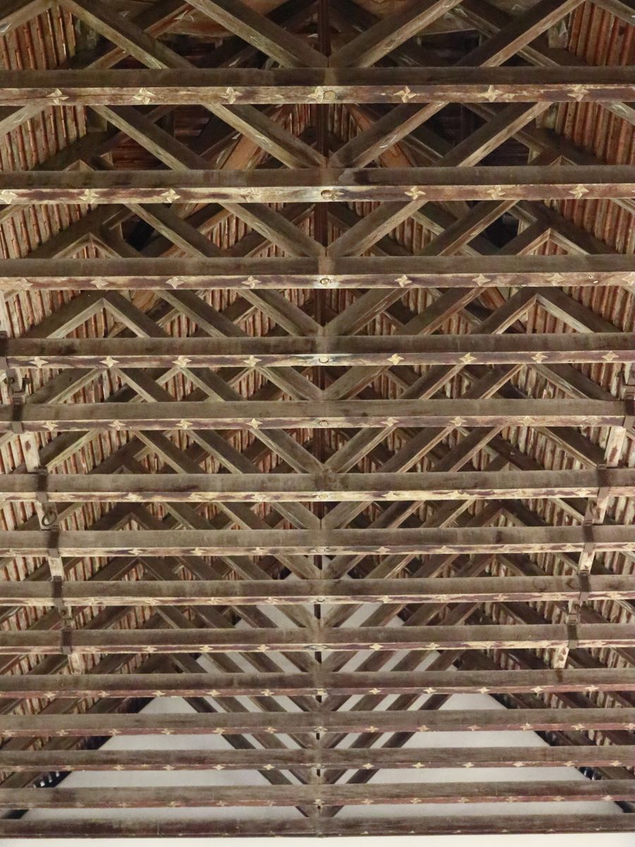 Sichtbare Holzbalkendecke