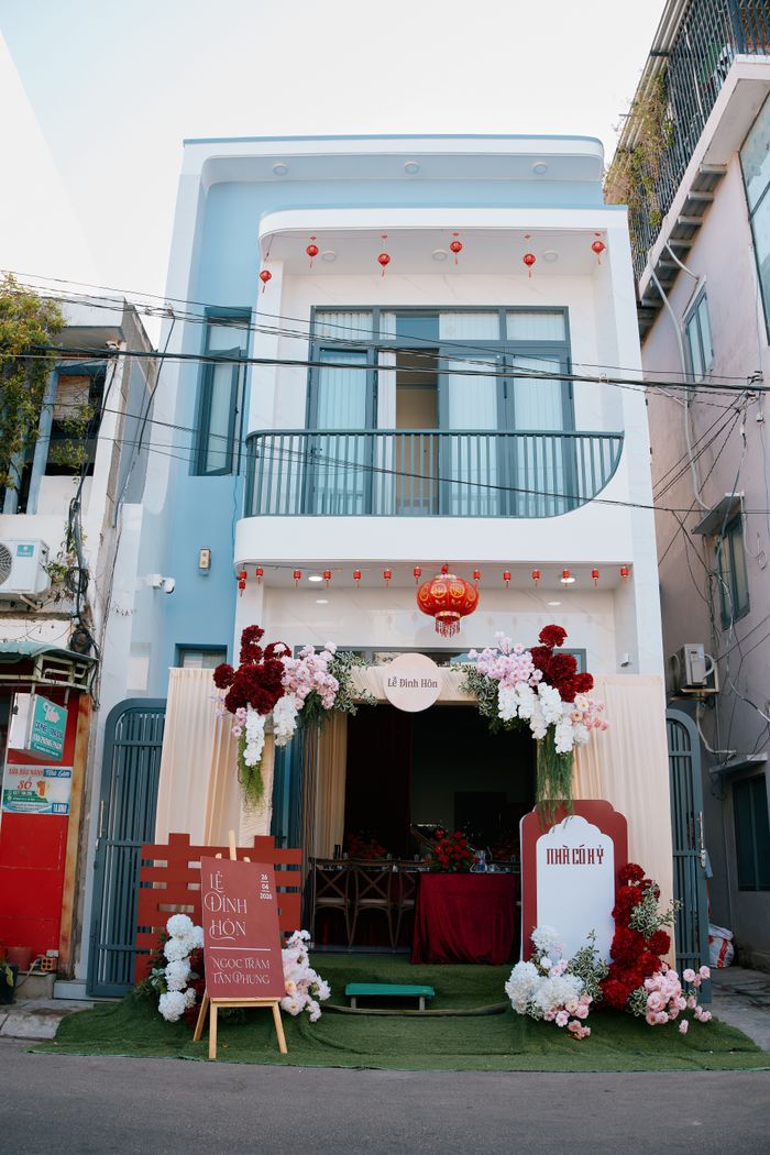 Cổng hoa trang trí Lễ Đính Hôn trước nhà gái