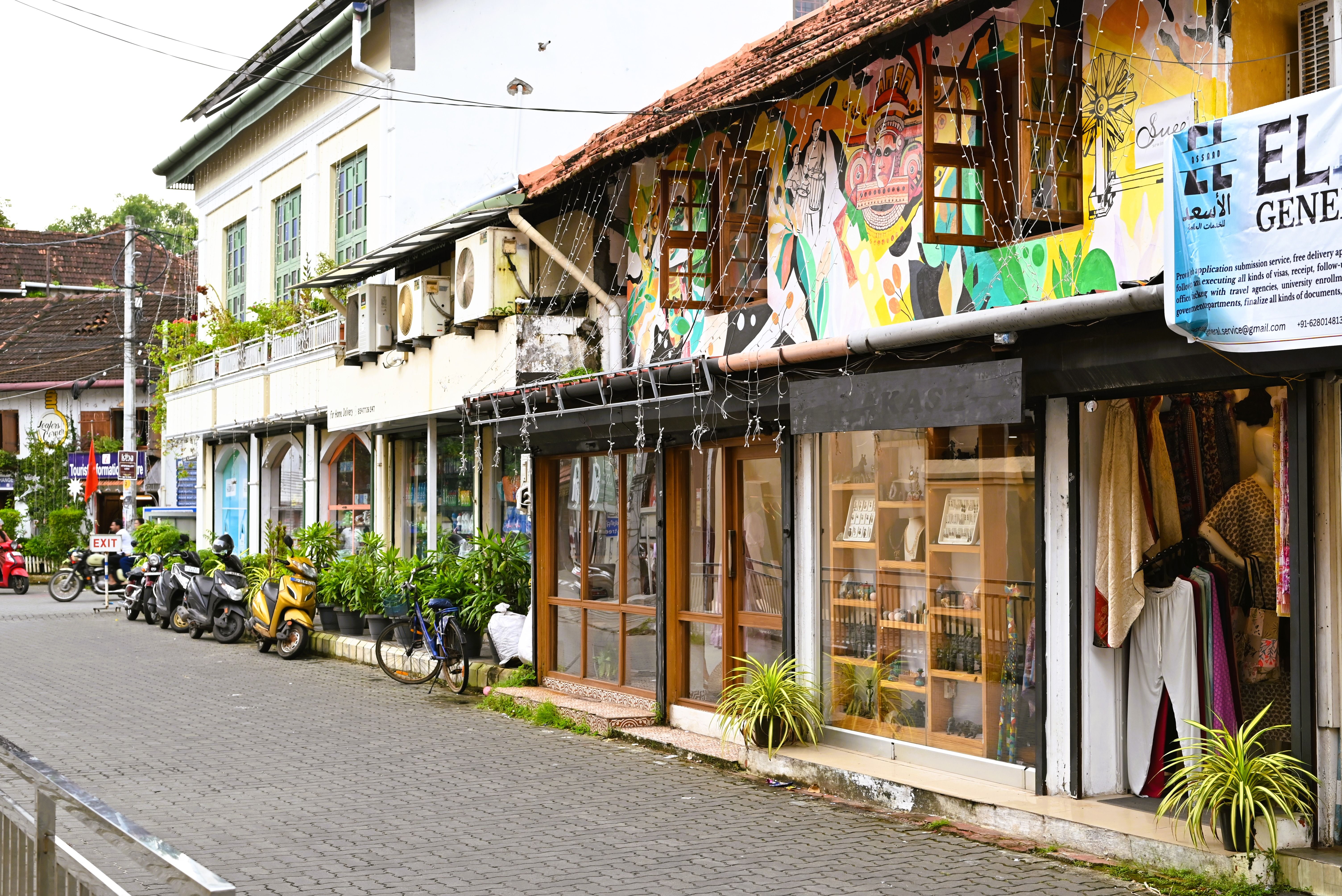 Antique hunting on Synagogue Lane