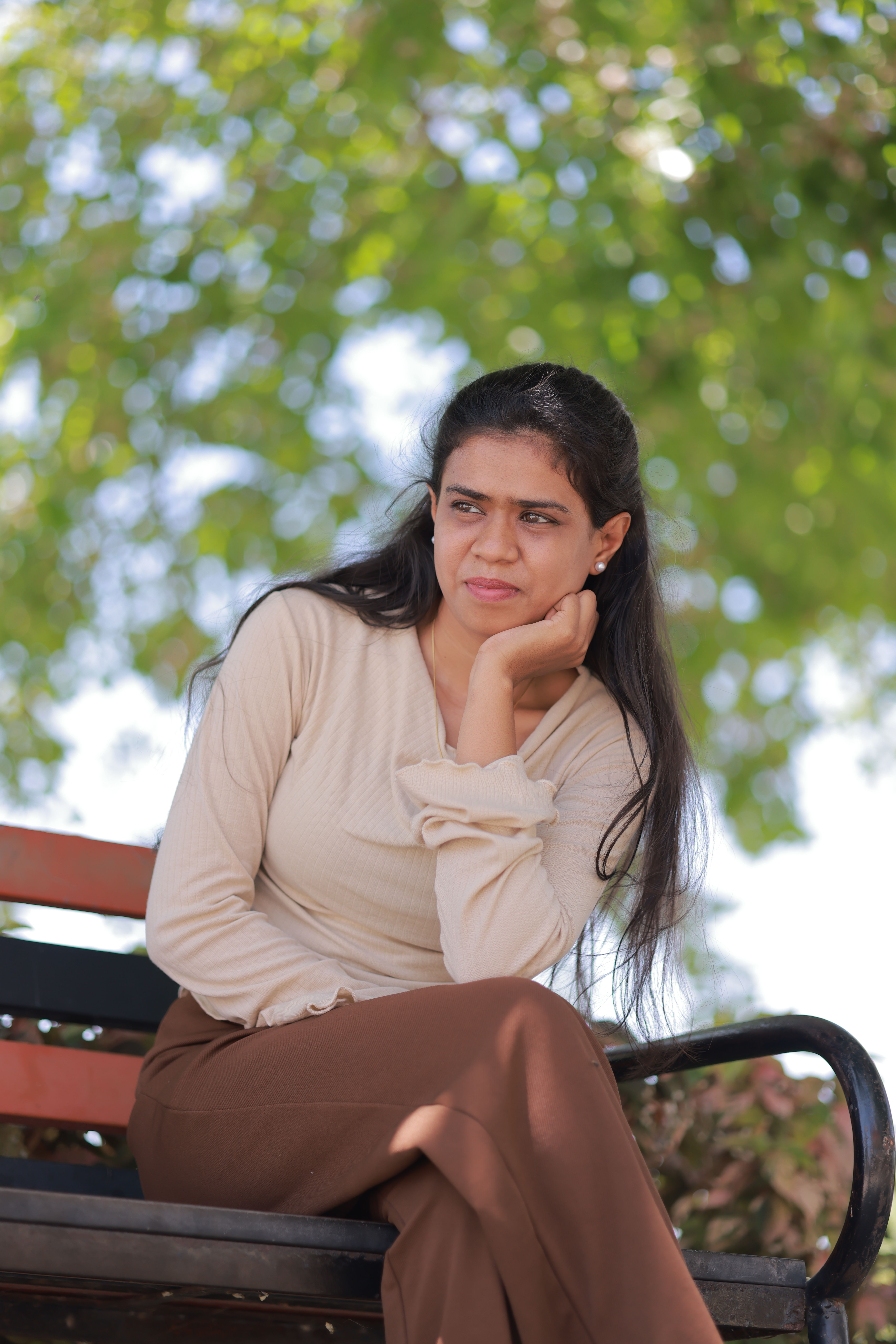 Reluctant+Woman+Posing Photos, Download The BEST Free Reluctant+Woman ...