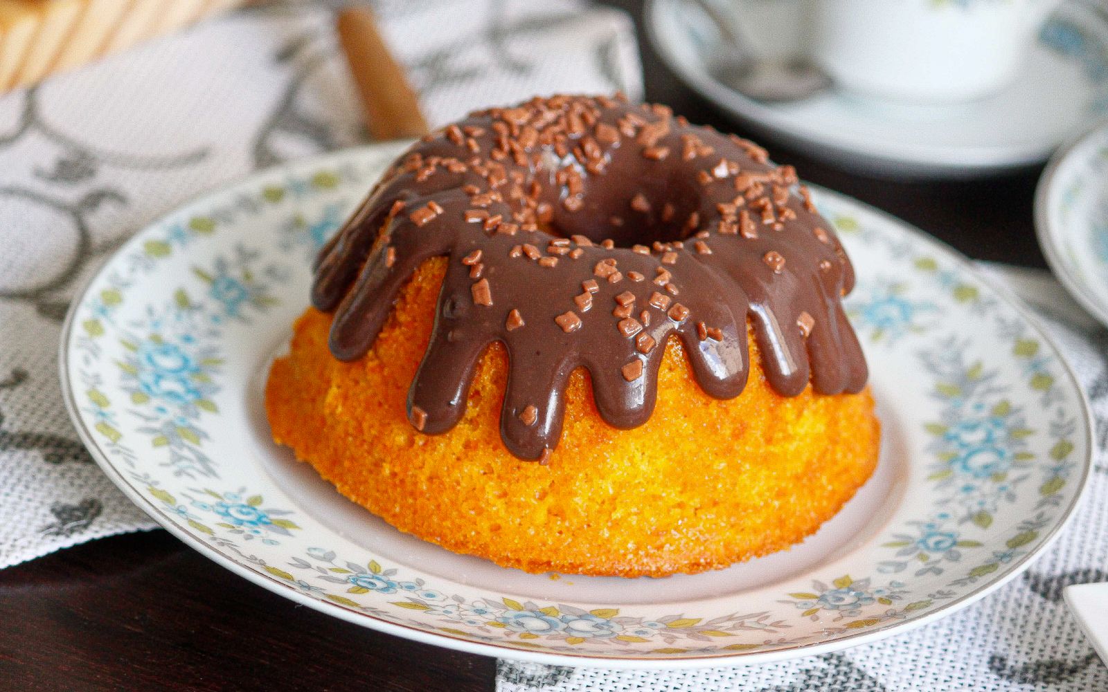 Foto de Bolo de cenoura com cobertura de chocolate