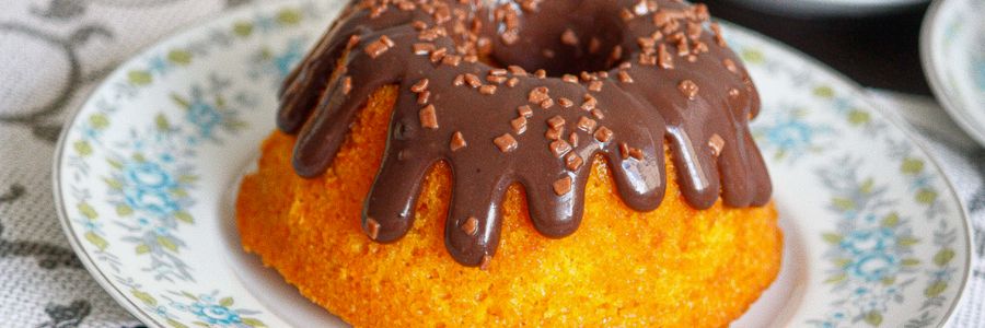 Foto de Bolo de cenoura com cobertura de chocolate