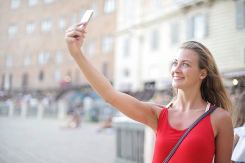 Δωρεάν στοκ φωτογραφιών με selfie, smartphone, γυναίκα