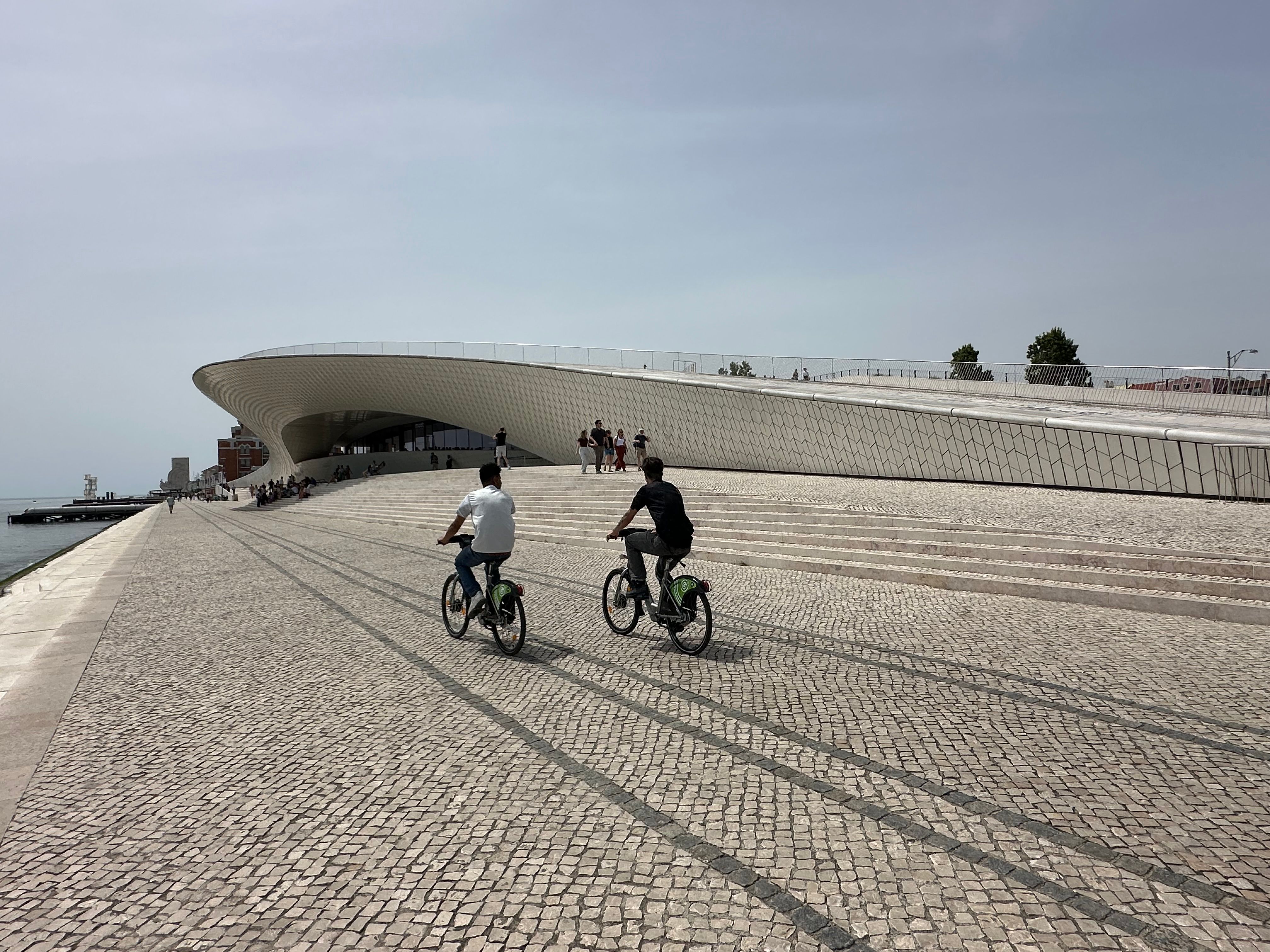 The best cycling routes around Lisbon: a Routaya collection