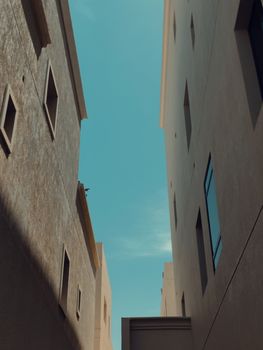 Klares Design mit Himmel & Blau – Minimalistisch (von bshart, 6120×8160, #37719230)