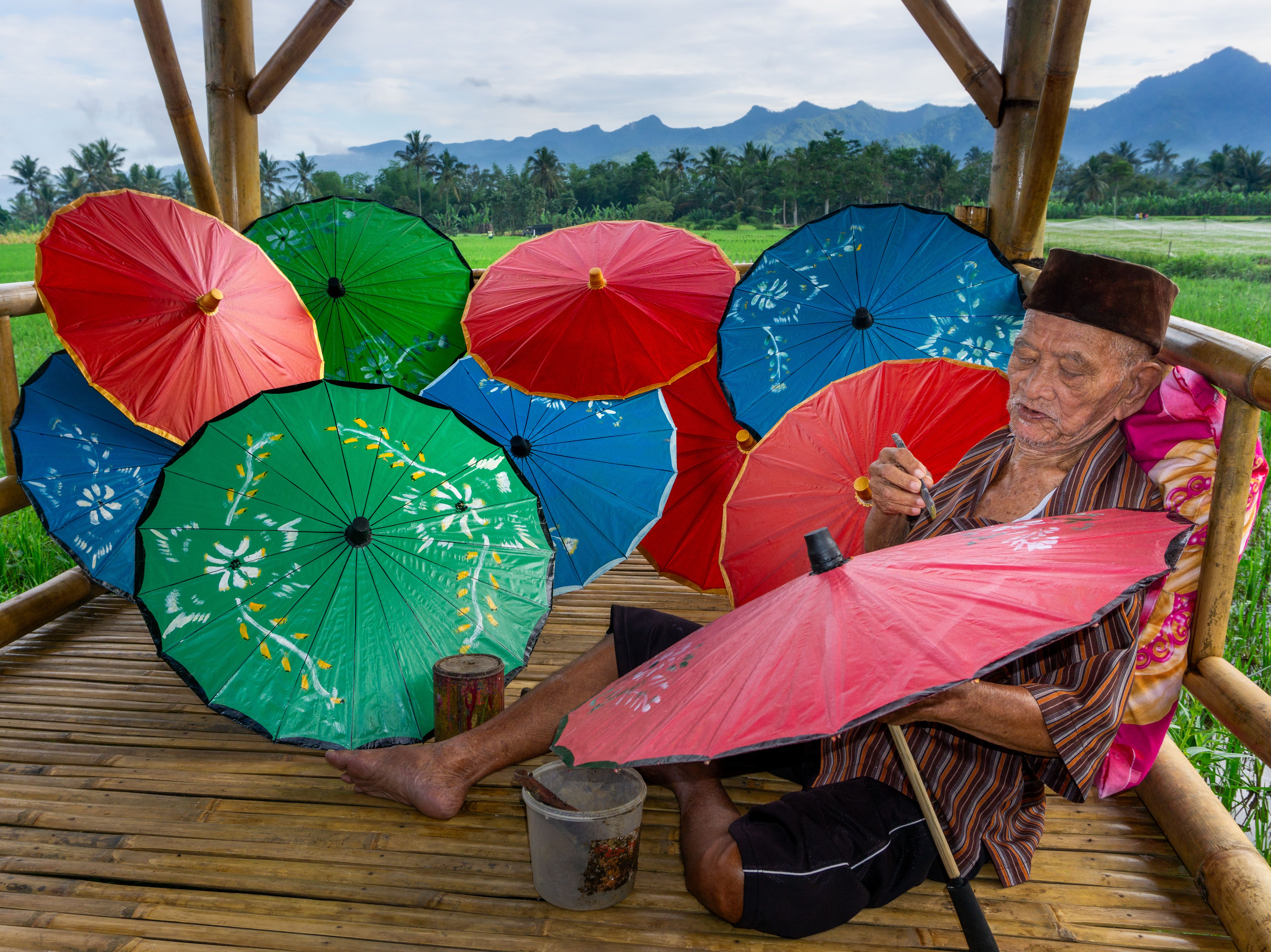 Bangkitnya UMKM Karangtinggi: Dari Kerajinan Tangan Hingga Produk Pertanian Lokal