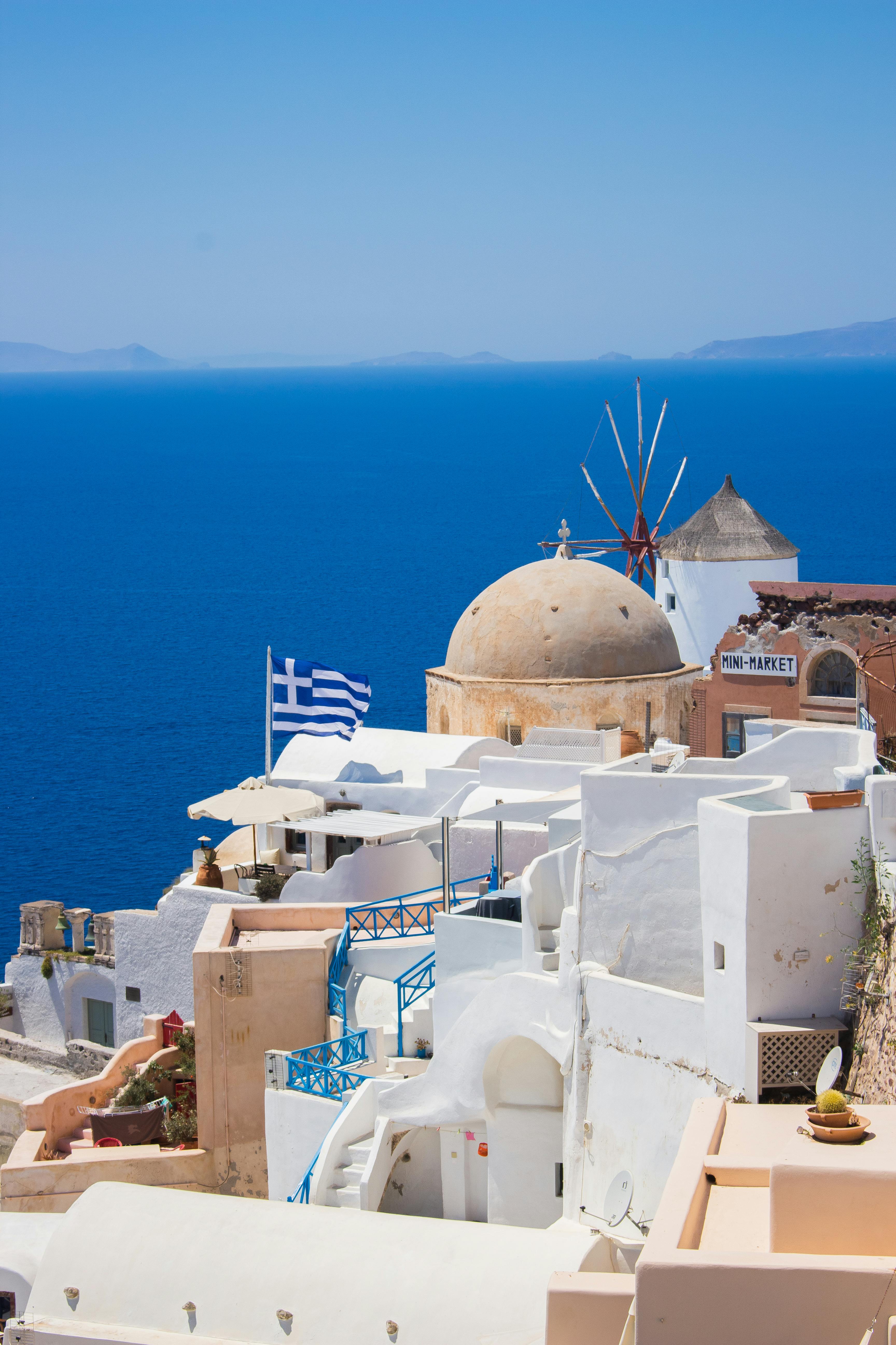Island Hopping in Greece: Tips for a Magical Experience