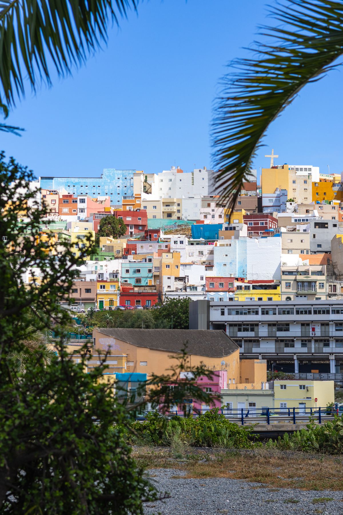 Las Palmas de Gran Canaria - case colorate pe deal
