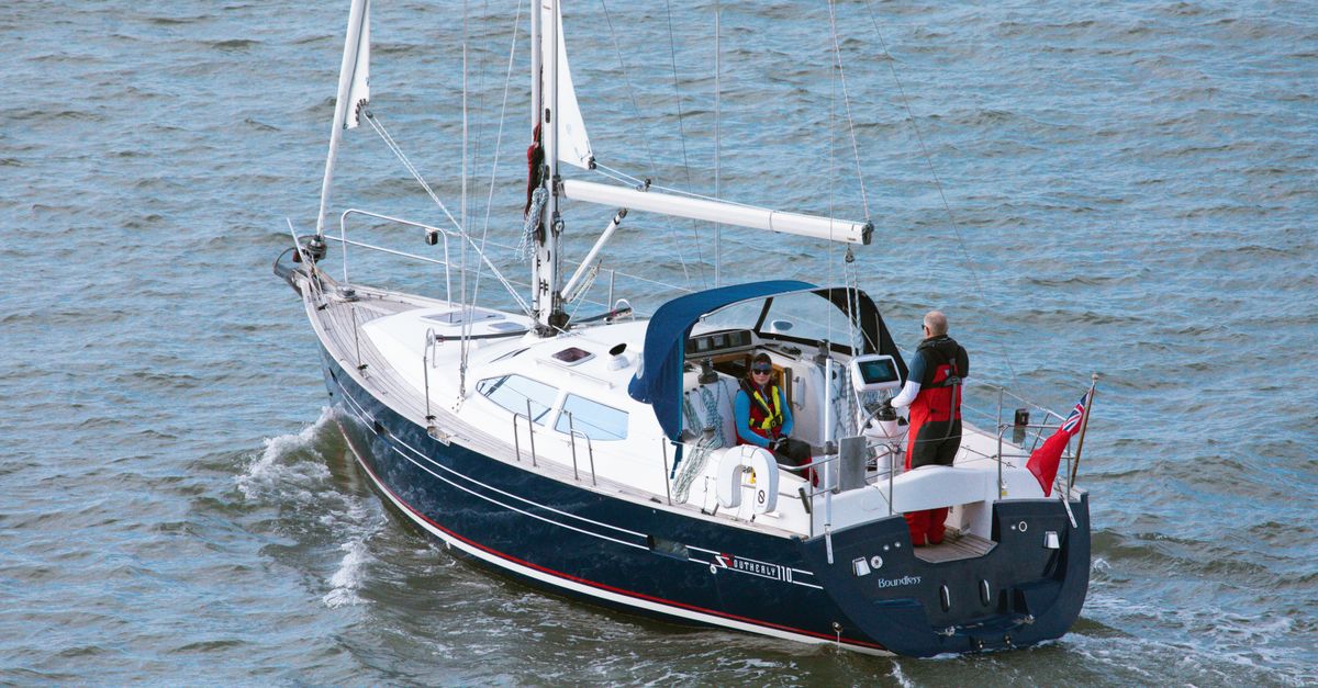 How Professional Yacht Support Improves the Experience