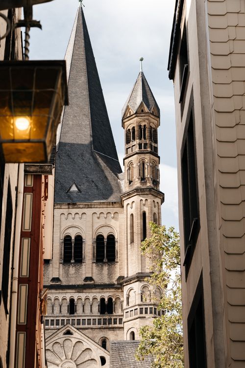 Free Captivating view of a Romanesque church in Cologne, Germany, showcasing historical architectural beauty. Stock Photo