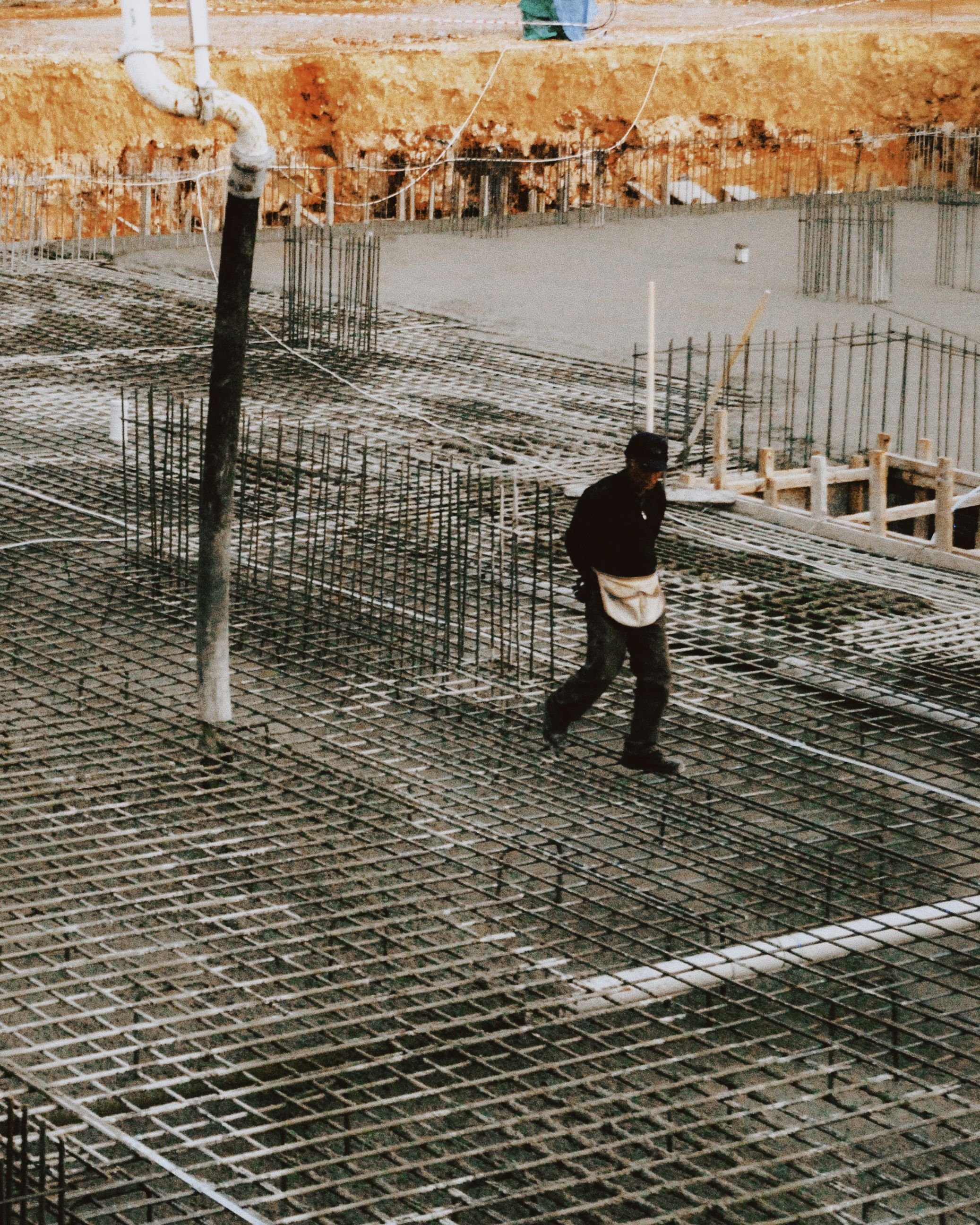 House structure and foundation construction