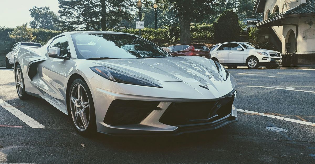 Профессиональные студийные фотографии автомобилей