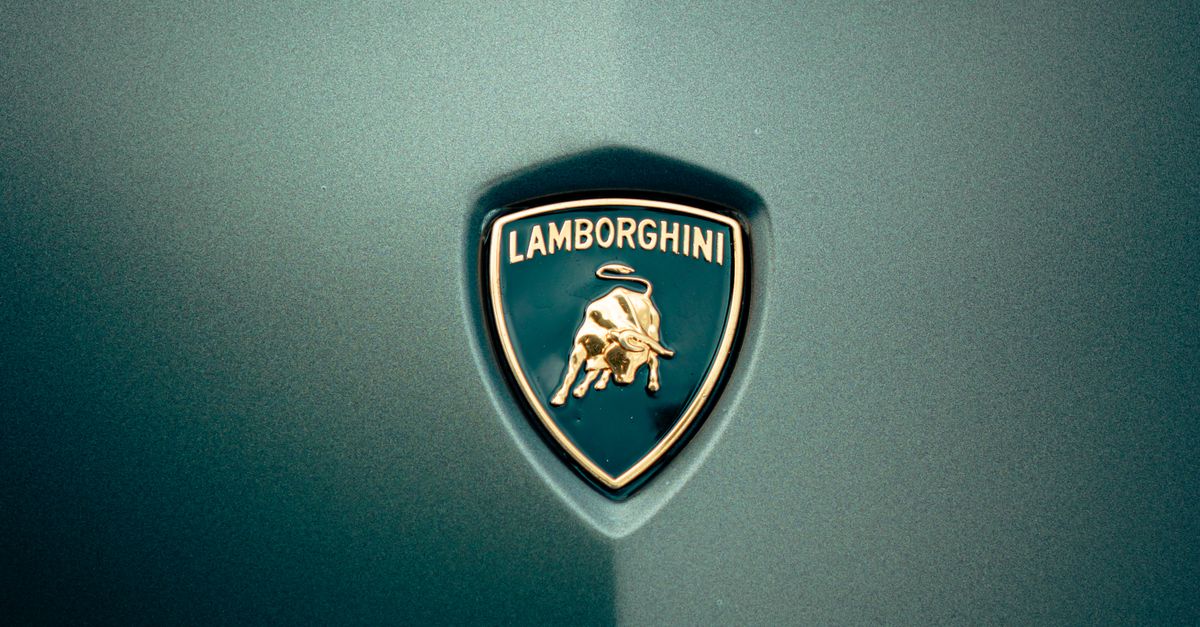 Профессиональные студийные фотографии автомобилей