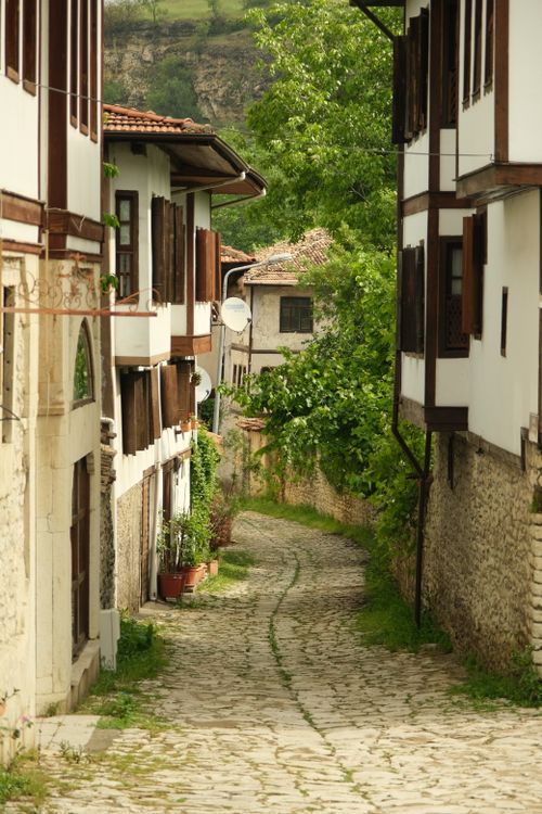 Free Picturesque view of a historic Ottoman street in Safranbolu, Türkiye, showcasing traditional architecture. Stock Photo
