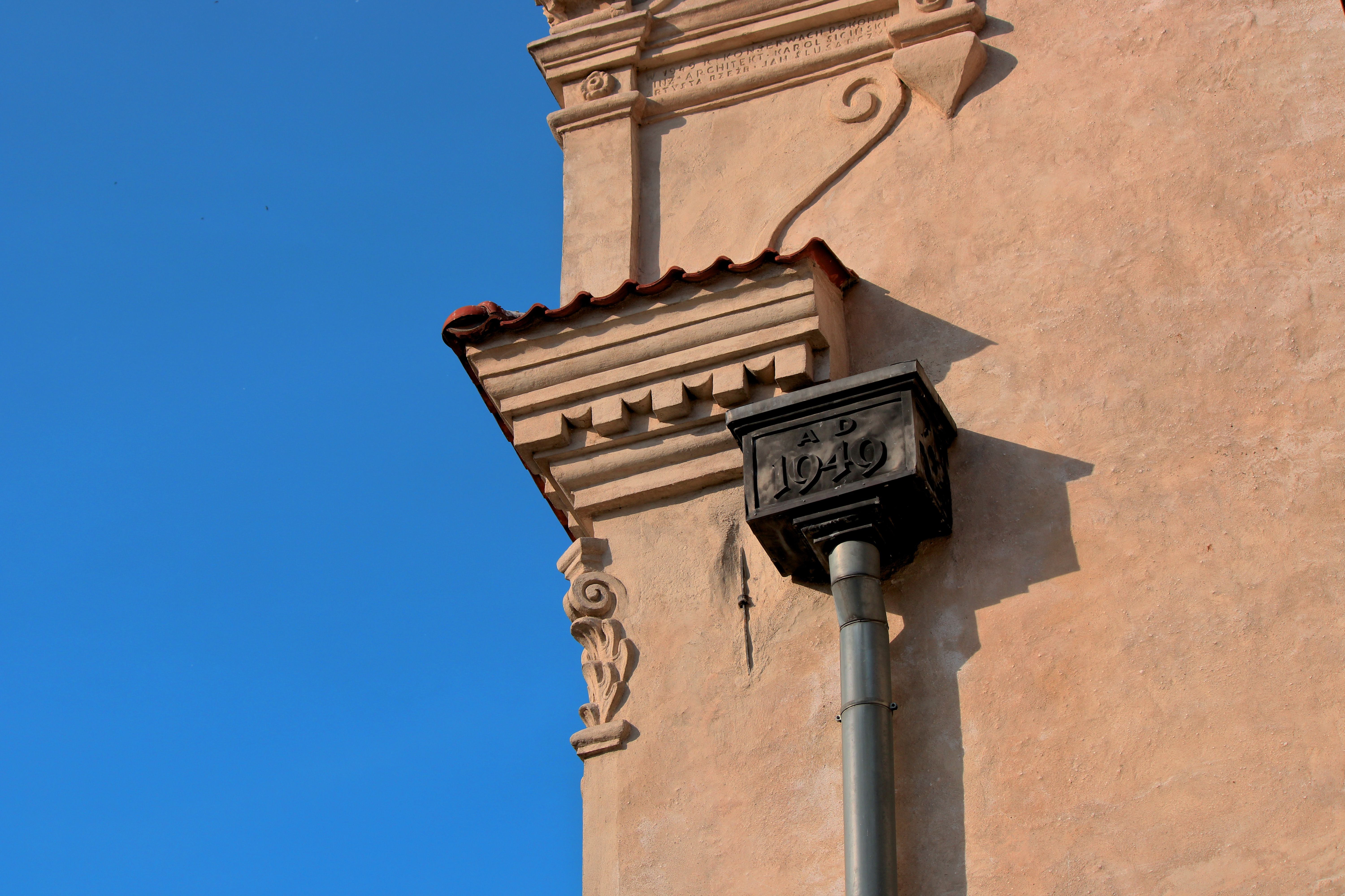 Downspouts in Thornton