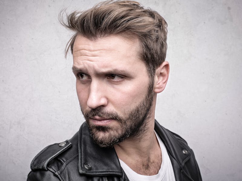 EA Talks Heat Up: Brasileirão Return to FC 26? Brazilian Soccer Fans Rejoice 2 Soccer player dribbling ball in vibrant Brazilian jersey, evoking FC 26 Brasileirão action