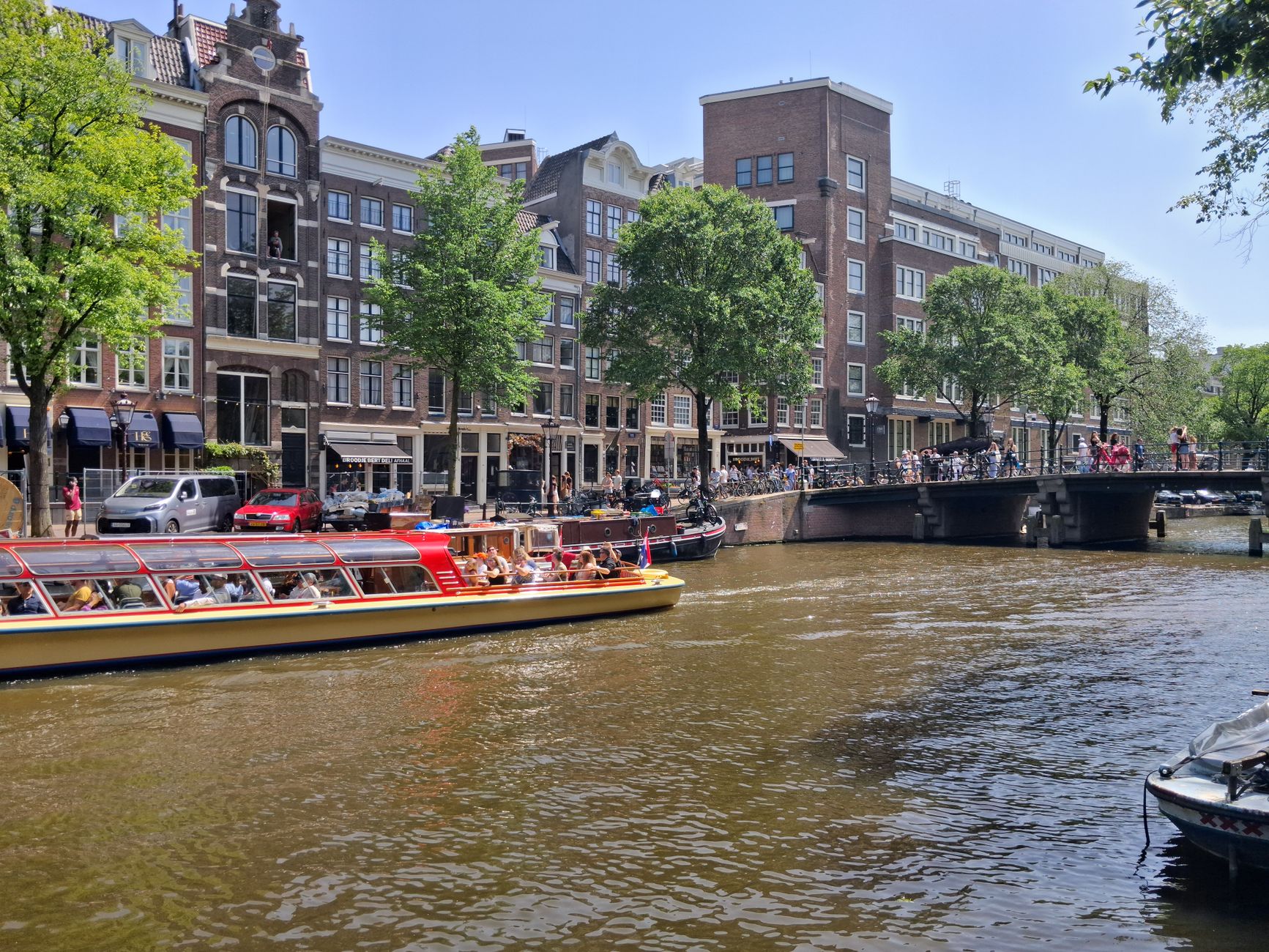Pride Boat Parade Draws Hundreds of Thousands to Amsterdam Canals
