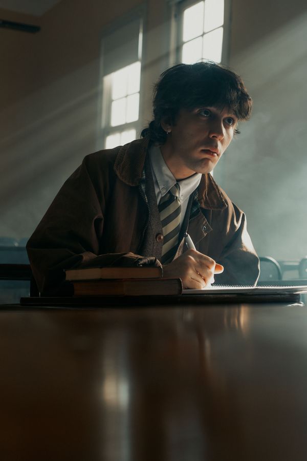 Study scene in raking daylight by Gera Cejas on Pexels