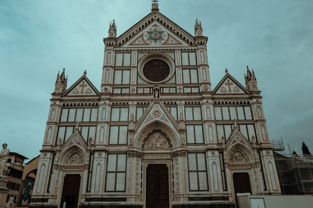 Santa Croce quarter at an easy pace